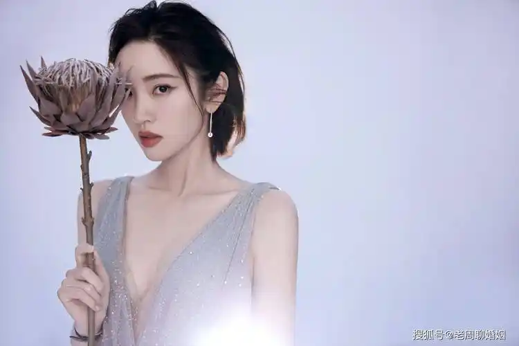 唐艺昕人间清醒的女生