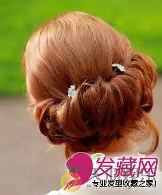 发型发型图片最新的韩式盘发第一眼给人优雅甜美的感觉