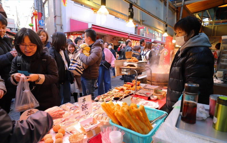 曾经风靡一时的摆摊卖小吃,为啥如今销声匿迹了?3点原因太现实