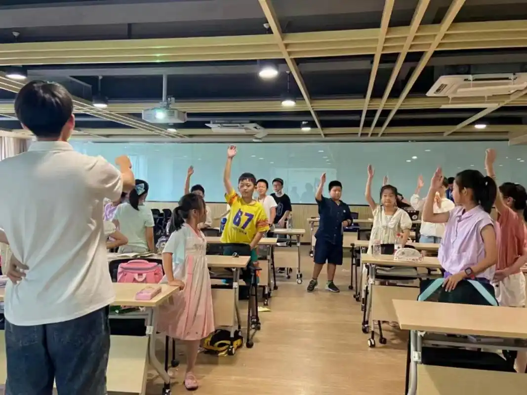 室内体育课:感受孩子不一样的体育热情