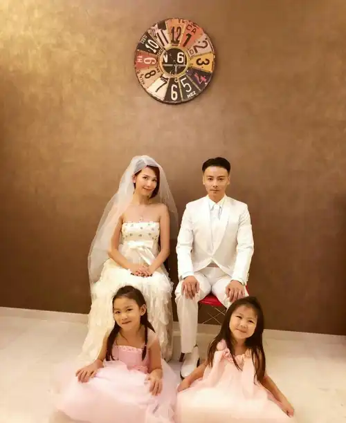 如今两人已经拥有两个漂亮的女儿,家庭生活非常幸福.