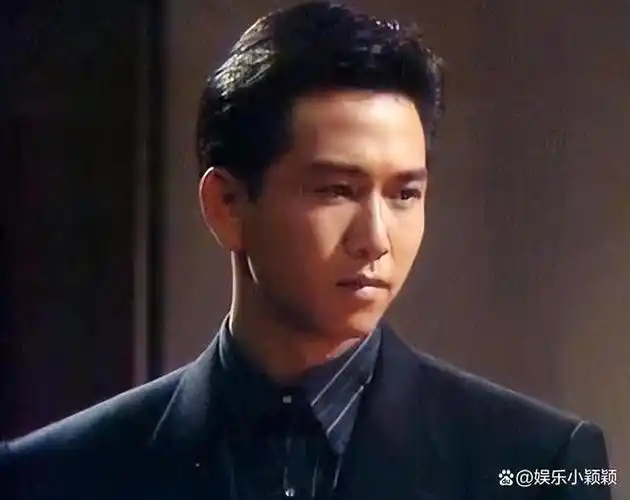 从红透娱乐圈,到沦为配角,"万人迷"温兆伦怎么就默默无闻了