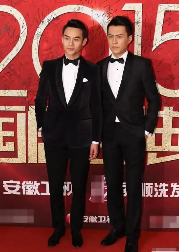 王凯和靳东杨洋神采奕奕的,年轻就是好啊.