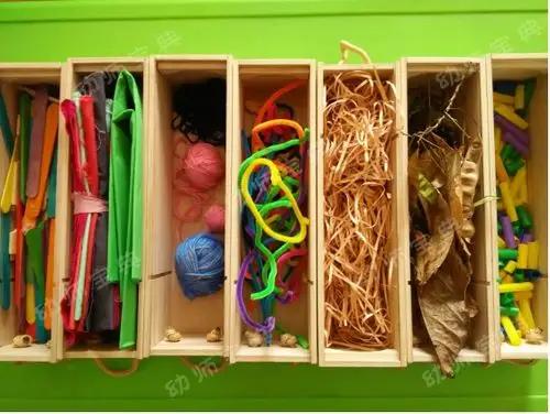 小班民间艺术主题各区域游戏及投放材料