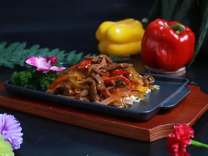 铁板牛肉|产品详情页|成都遇见巷子里餐饮有限公司