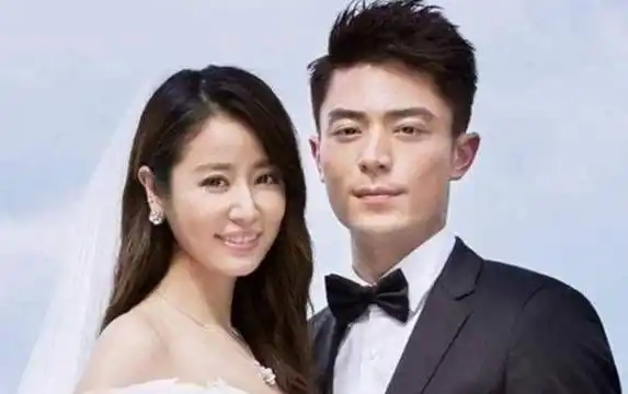 原创林心如深夜相约霍建华身着宽松难掩小腹又怀孕了