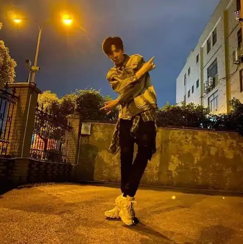 【微信头像】刘宇宁