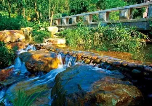 水景——人工湖,溪流与驳岸设计