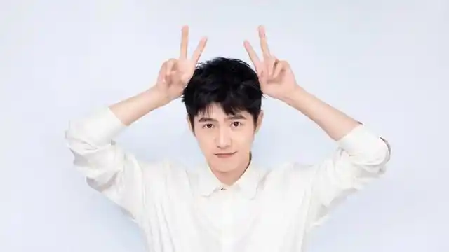 周冬雨和刘昊然怎么了(周冬雨和刘昊然恋情疑似曝光)(3)