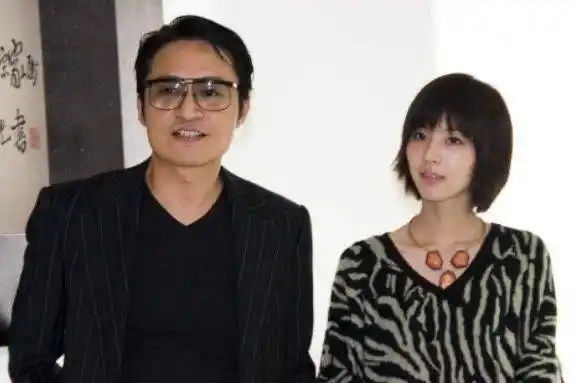 她24岁未婚先孕,34岁被丈夫无情抛弃,36岁为儿子复出终于爆红_吴佳妮