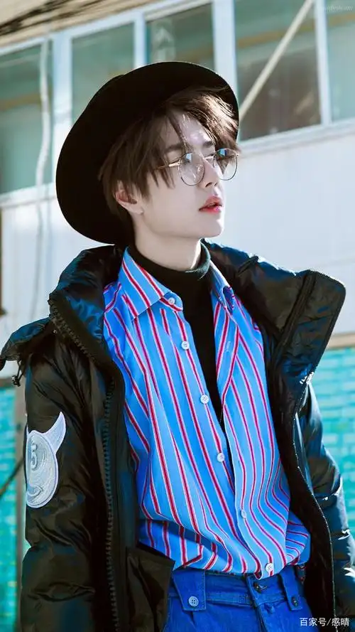 王一博的各种帽子小合集!一博真的是帽子收集者!他好喜欢帽子