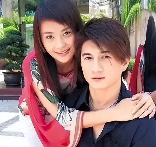 回顾"清纯玉女"刘诗诗:嫁吴奇隆,婚后八年有幸福也有泪水