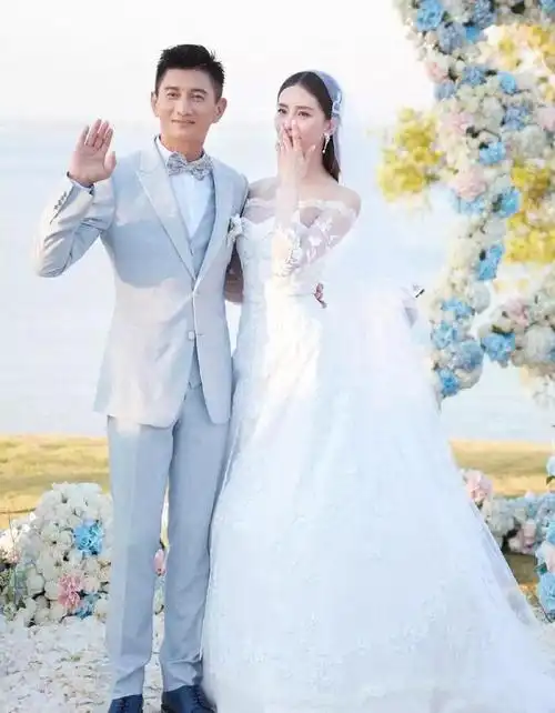 看了这么多明星的婚礼照还是刘诗诗的婚纱最令人惊艳