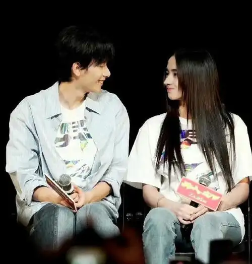 高颜值女友出入住处!胡先煦戏假成真恋情曝光