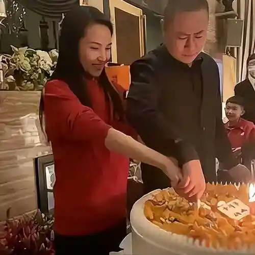 管彤与韩红传绯闻41岁结婚42岁高龄生子现在过得怎样