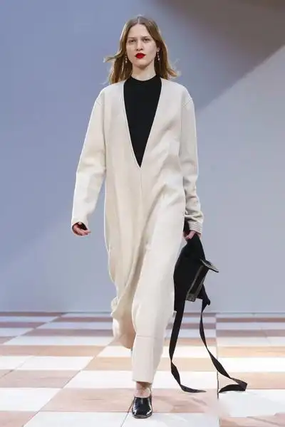celine2015秋冬 穿白球鞋的现代女诗人-服装巴黎时装周-服装设计网
