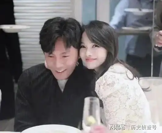 伊能静48岁时给老公秦昊生下一个女儿然而因为秦昊是独生子