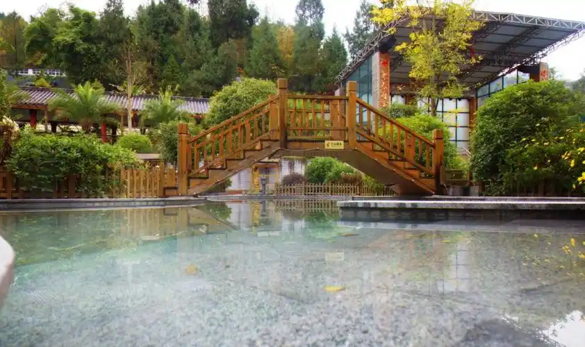 光雾山富硒温泉