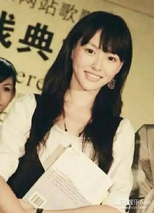 唐嫣大学时代和如今照样有差别的,皮肤变革好了