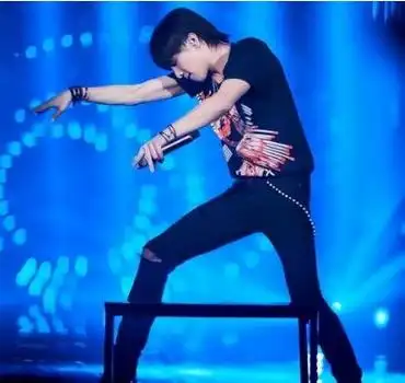 以为是假新闻实则是真新闻从华晨宇到郭京飞个个离谱又惊人