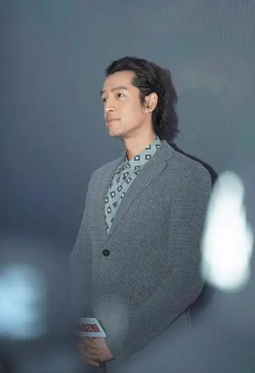 男长发发型图片大全2020(男士2022年最流行发型图片大全)-天晟网