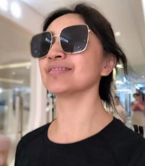 罗海琼老了复出拍戏,片场照表情凌厉看着好凶,身材已经发福了!