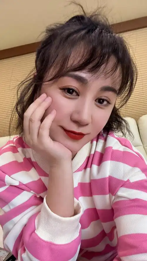 姐@演员马丽工作间隙的91温柔自拍送达～愿超级玛丽们的冬日心里暖