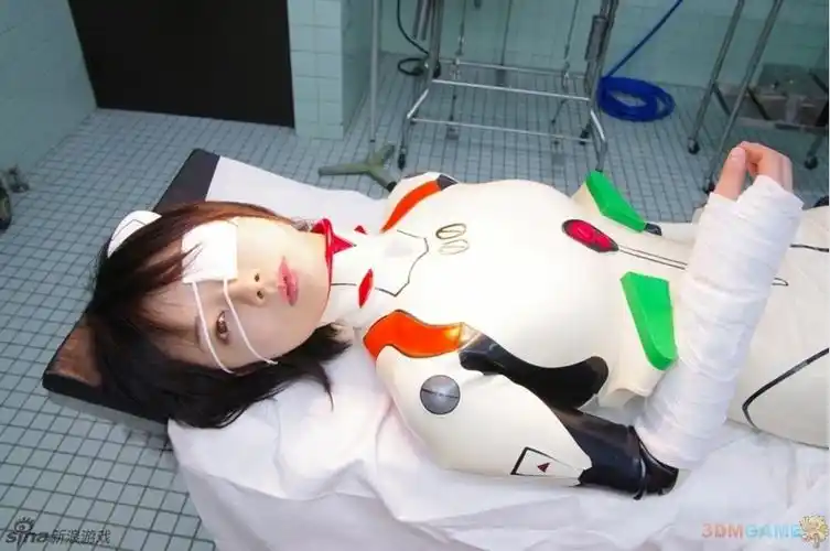 这次没创可贴了日本美女喷血cos图集