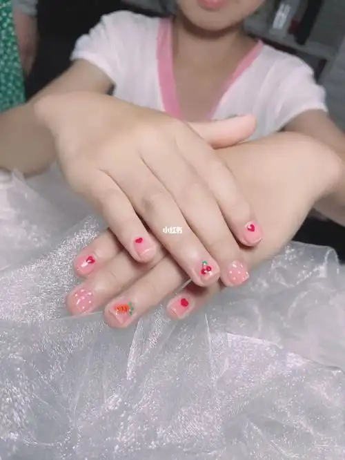 属于小朋友的假期美甲