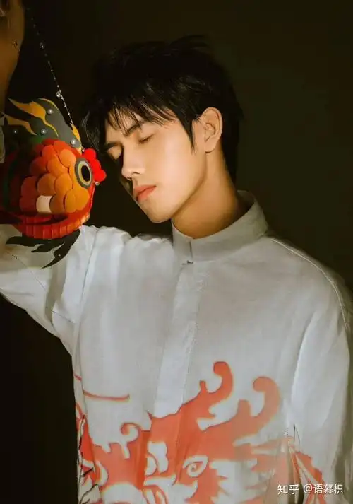 陈牧驰下海被骗?关晓彤鹿晗精日?仝卓新任法制咖?陈飞宇把粉丝告破产?