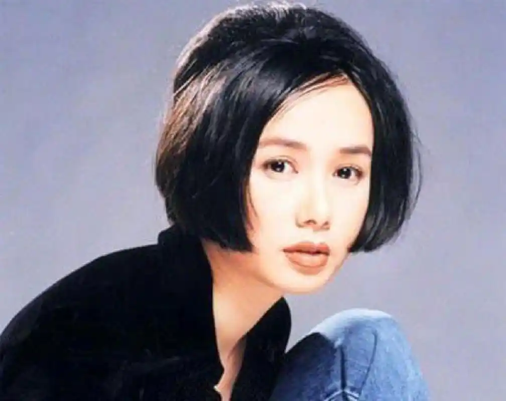 大家对蒋雯丽老师年轻时的美貌一无所知