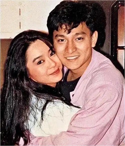 朱丽倩亿万身家陪嫁刘德华46岁勇闯高龄产子如今幸福美满