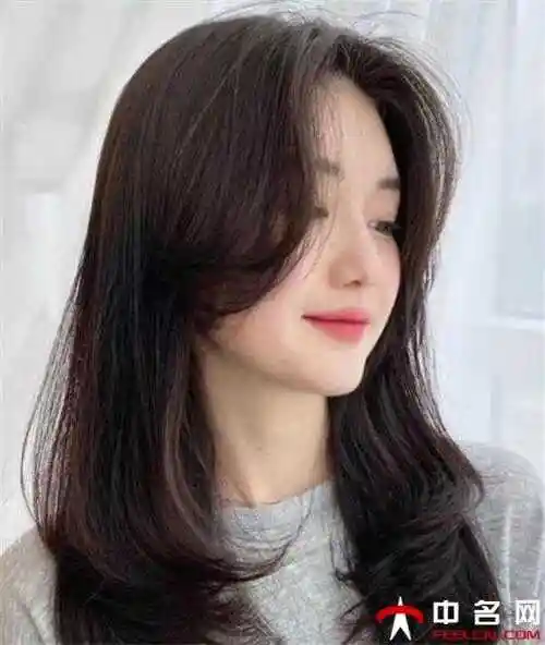 中长烫发发型2020年最新款,一见钟情中长卷发发型推荐-中名网