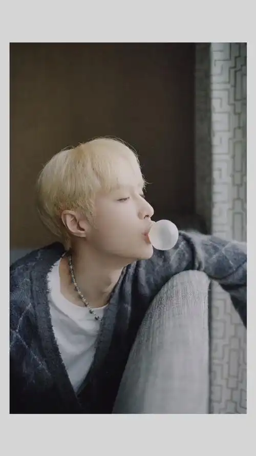 张艺兴[超话]#成品图part2吹泡泡也太可爱了叭!