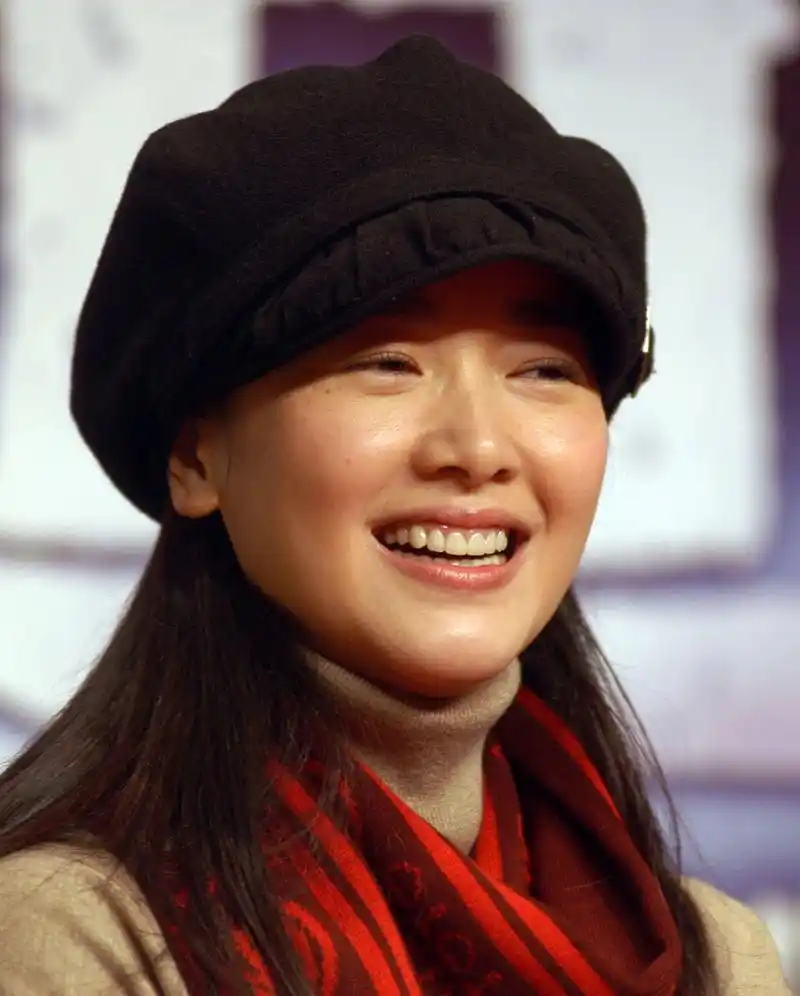 当年拍摄《天道》时候,左小青被导演要求全裸出镜,她有些想不明白