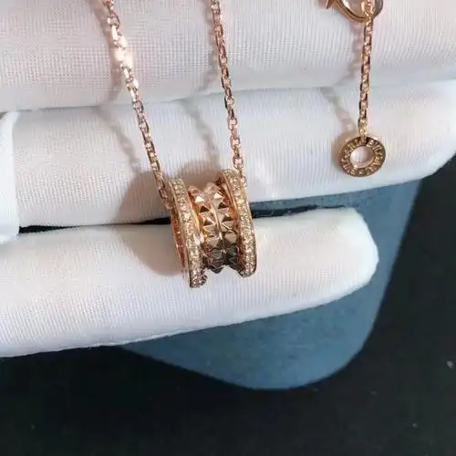 宝格丽满铆钉蛮腰项链