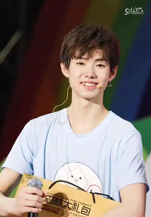 早恋,吃软饭,欠钱不还,扒一扒tf家族陈玺达是怎么被劝退的!