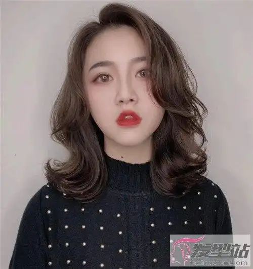 淑女森系女生短烫发齐肩烫甜美修颜瘦脸