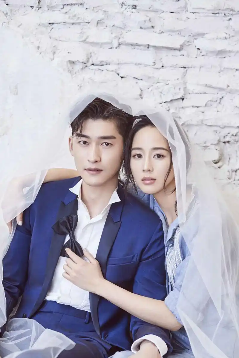 简介:张翰张钧甯甜蜜养眼时尚大片,分享一组张翰图片给大家,图中的