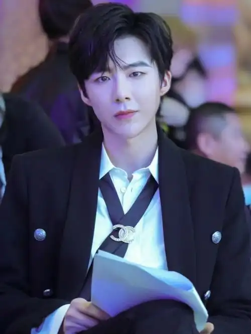 压迫感十足的刘宇宁