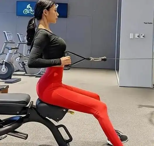 克拉拉超美瞬间,168的完美三围腰臀比,真好看让人羡慕不已