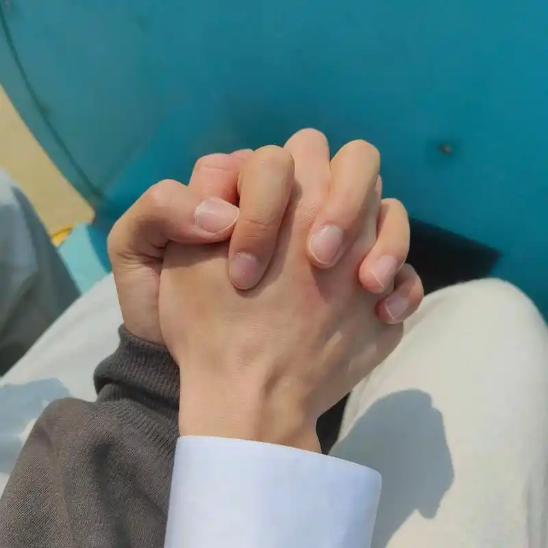 两个男生的牵手日常7815 每次见面都要牵手鸭