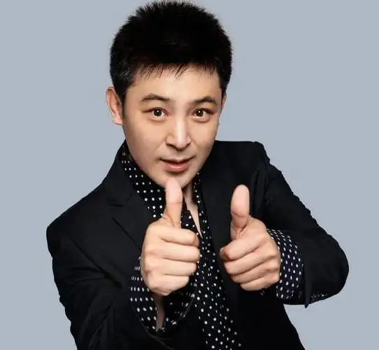 演员孙涛:娶平凡妻子李莉,钱也归她管,成名后更爱她