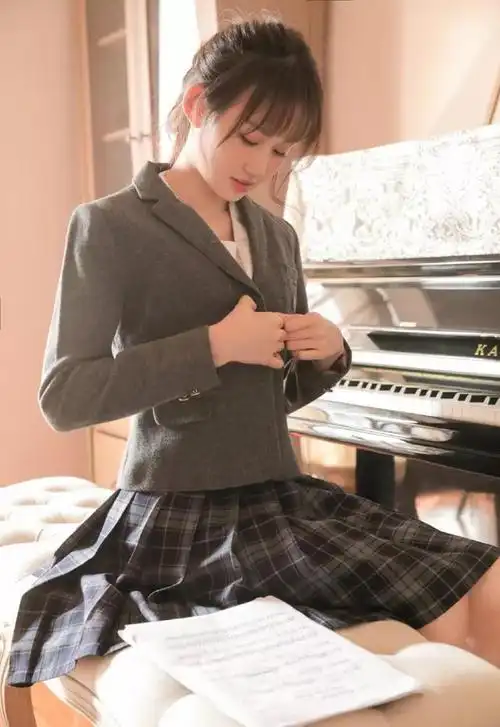 美女校花学生制服清纯动人