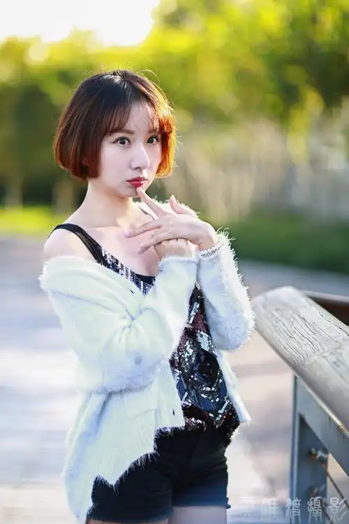 【图片7】《栏杆边上的短发女孩》--蜂鸟论坛照片套图