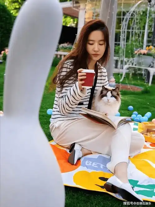 21年后,再看的刘亦菲的处境,才明白为啥金庸,胡歌会把她夸上天