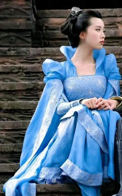 《仙剑3》刘诗诗22岁,非科班出身,戏龄浅,如何在剧中一人饰两角