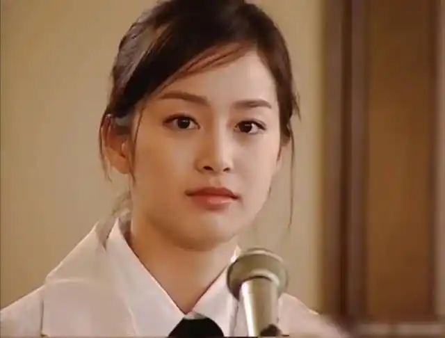 扮演学生,以及一些古装角色都会因为太漂亮而忽略金泰熙的演技