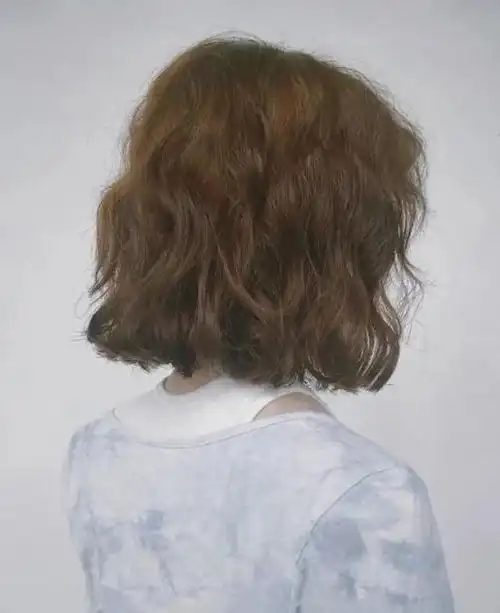 女生短发蛋卷头发型图片时髦又减龄款款惹人爱