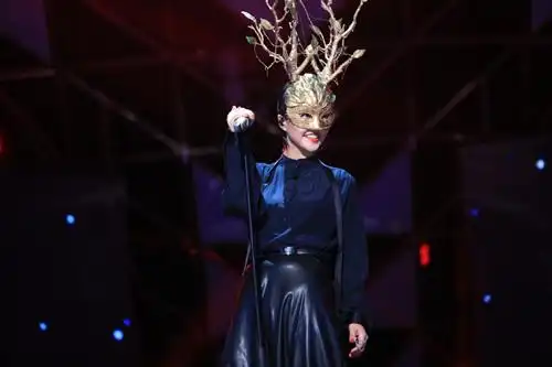 《蒙面歌王》突围赛李克勤惜败 许茹芸孙楠沙宝亮谭维维丁当进入总